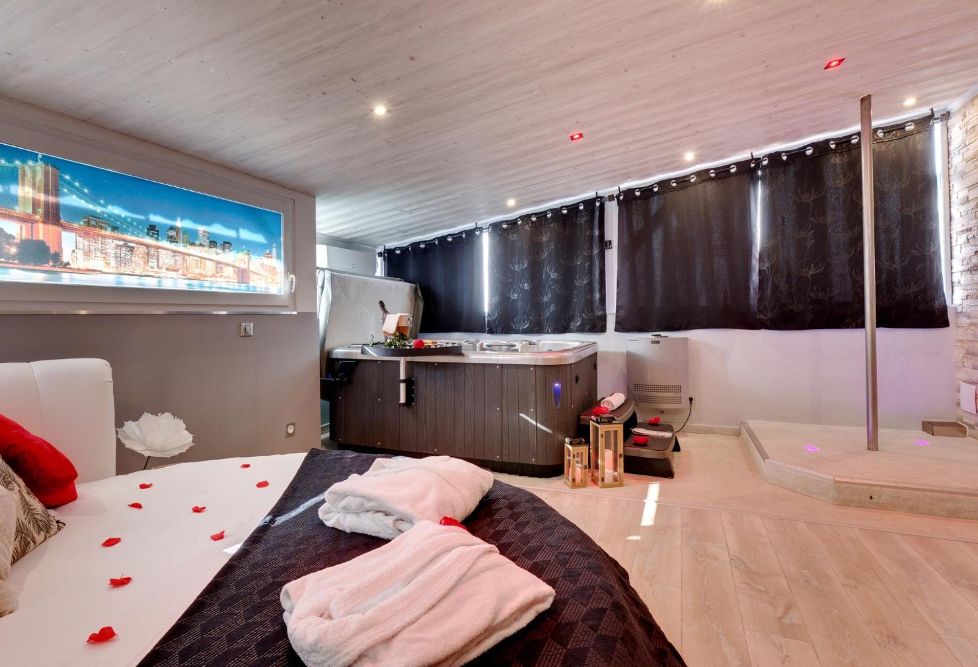Suite Brooklyn Jacuzzi Vichy Extérieur photo